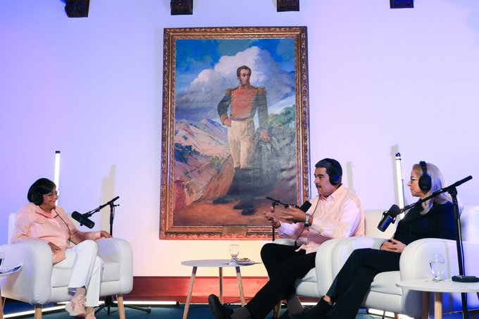 #HaceMinutos || Durante la séptima edición de #MaduroPodcast, el Pdte. @NicolasMaduro expresó que siguen formando parte de una generación fundacional, que acompañó al Comandante Chávez en la tarea de refundar la República y de fundar una nueva Venezuela. #07Feb