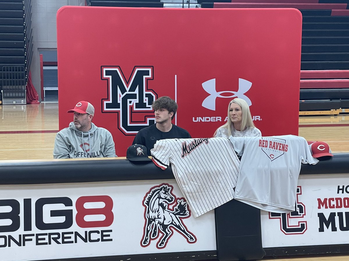 Here in McDonald County for my 3rd stop of the day! 

Destyn Dowd signed on the dotted line to continue his Baseball career at Coffeyville Community College! ⚾️✍️