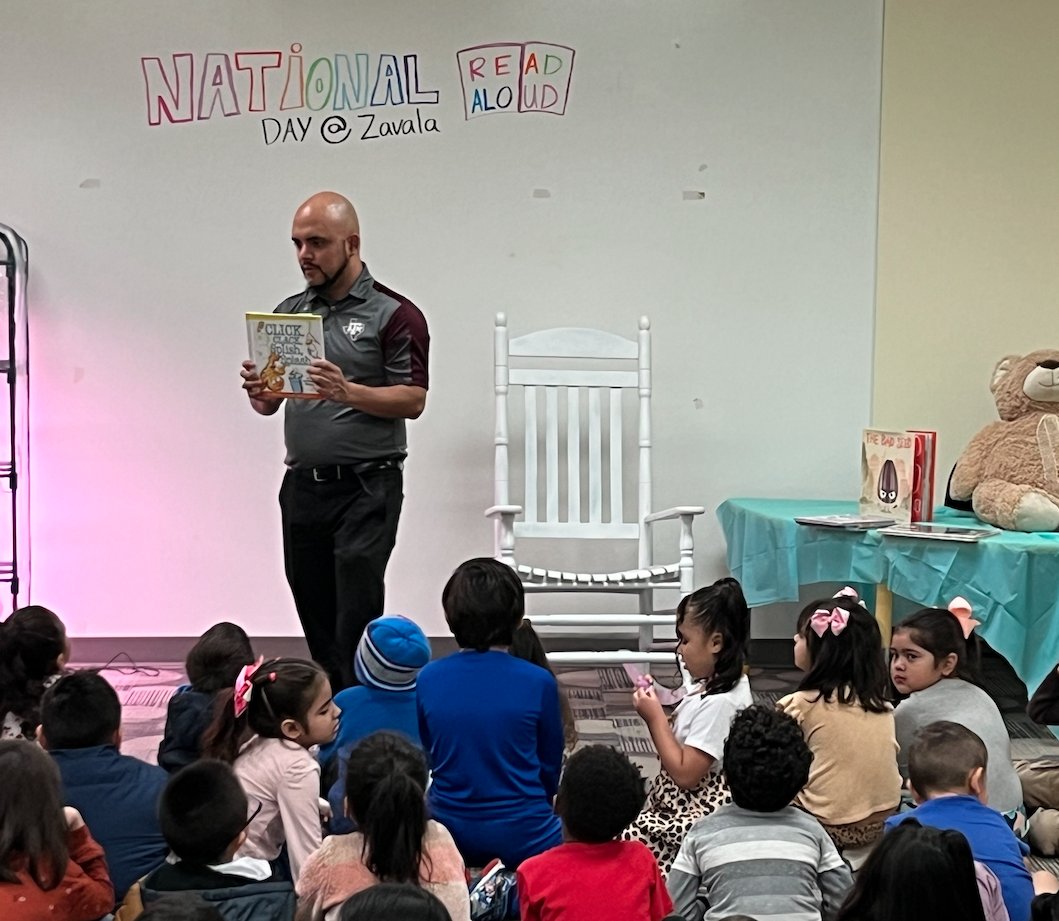 Thank you to the many guest readers today! 📖Students <a href="/dezavalaesa/">Lorenzo de Zavala</a> enjoyed listening to GPISD board member  <a href="/Bryan4GPISD/">Bryan Parra M.Ed.</a>, Mrs. Mary Smith, retired principal and many others. We appreciate all of you 👏🏾 <a href="/Mrs_NVG/">Mrs. Glover</a>