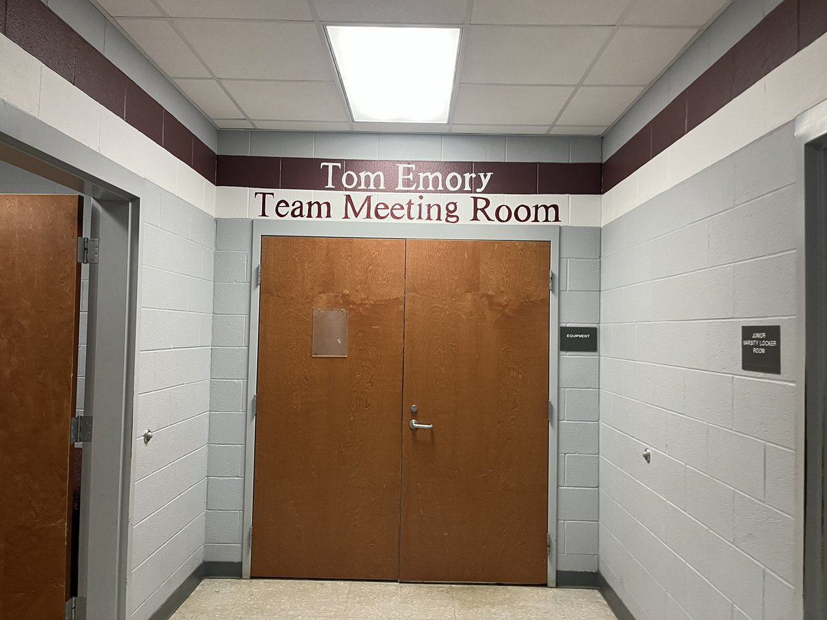 BHoward_11's tweet photo. 📍Horn Lake (Miss.) HS 

Horn has a history of producing some high end talent, just take a look at Eagles LB Nakobe Dean. 

The Eagles have a young team but they have strong leadership &amp; a coaching that is highly invested in helping their players. 

Keep an eye on the Horn Lake. https://t.co/NbSjNha284