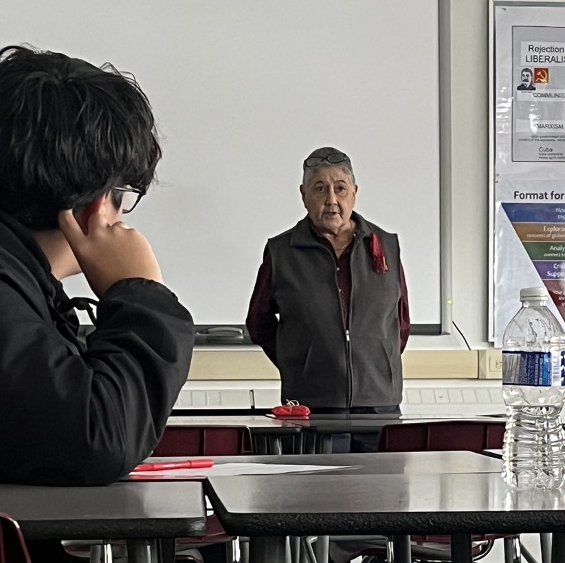 foxedesigns's tweet photo. Today in Aboriginal Studies class we had the opportunity to hear about Ms. Pat Bremner’s Métis Heritage, and she also reminded the students to be proud of who they are and that Creator always comes first. 
✋🏽♥️@cchschool https://t.co/1D9y1ofgoW
