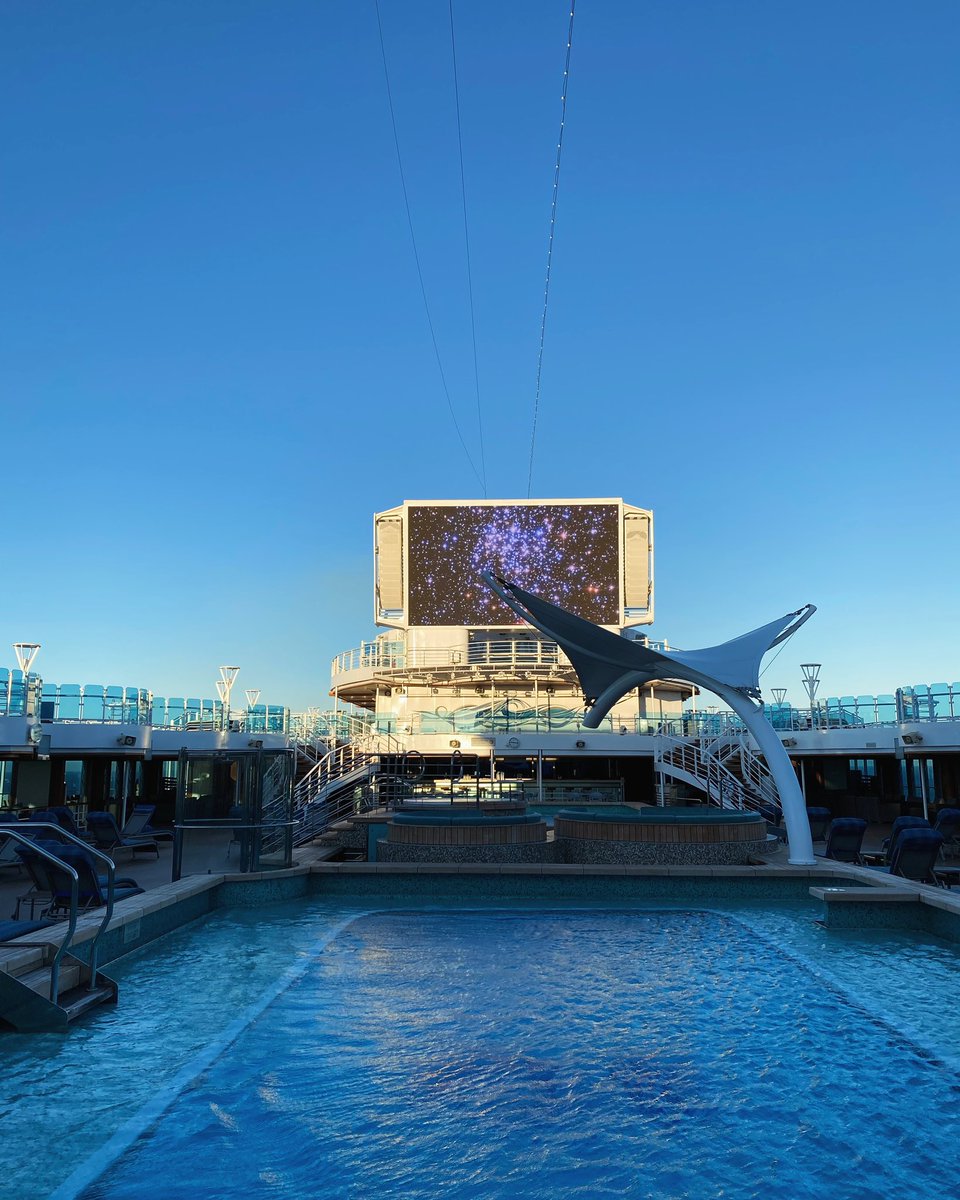 ALifeinthePark1's tweet photo. The pool onboard the beautiful Enchanted Princess is a fantastic place to chill out and relax with a couple of drinks and watch Movies Under the Stars @PrincessCruises 

#princesscruises #princesscruiseline #enchantedprincess #moviesunderthestars #enchantedprincesscruise https://t.co/KhFMSwoMV7