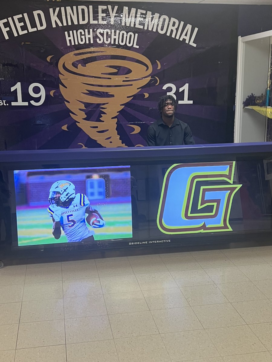 deonta_wade's tweet photo. Garden City @GCCC_FOOTBALL getting a couple of dawgs. Proud of you two. @Jeremycolbertjr @AmanieLuten2 #4sup https://t.co/DZup2gKpvX