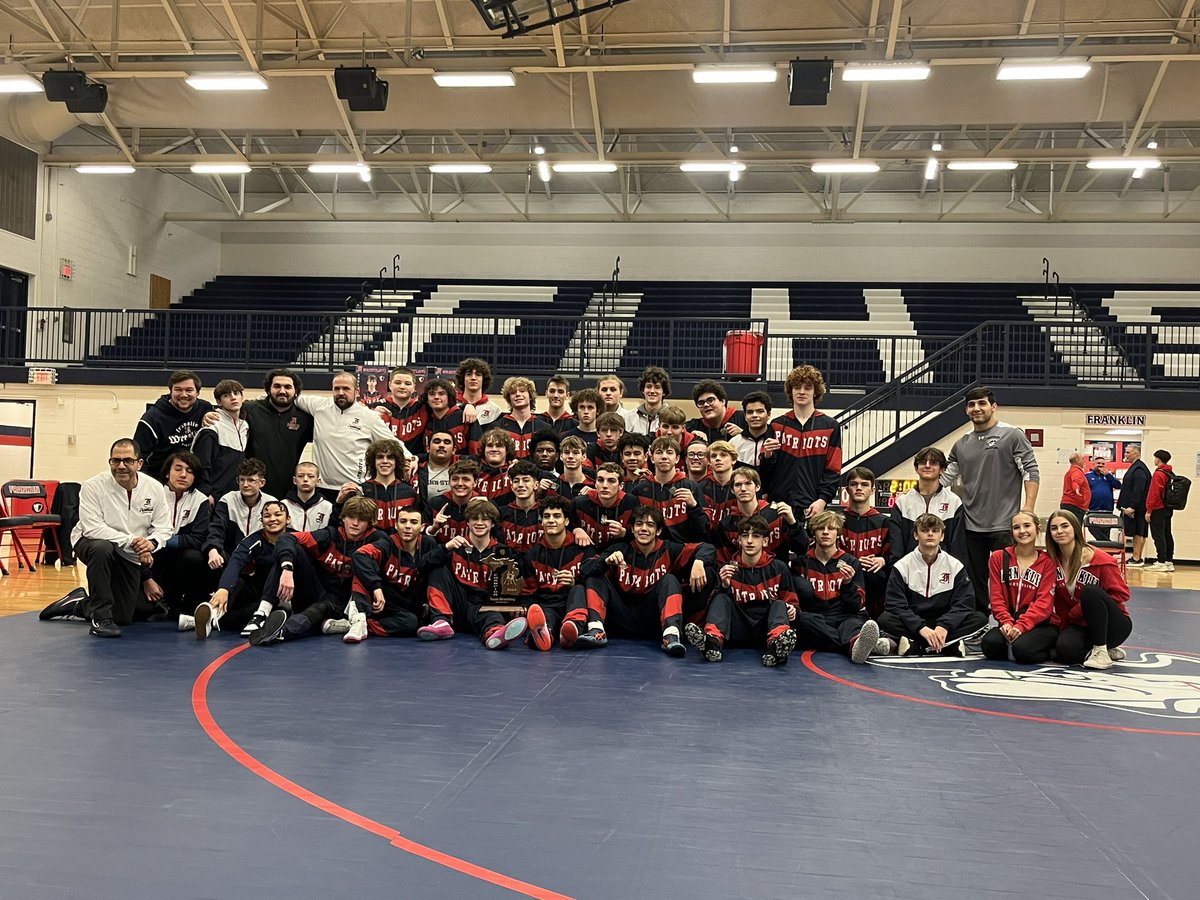 District Champs! #FranklinMADE #PatriotGRIT @LFHS_Wrestling @fhspatriots @LivoniaDistrict @folsombrandonj @TheColonyFHS