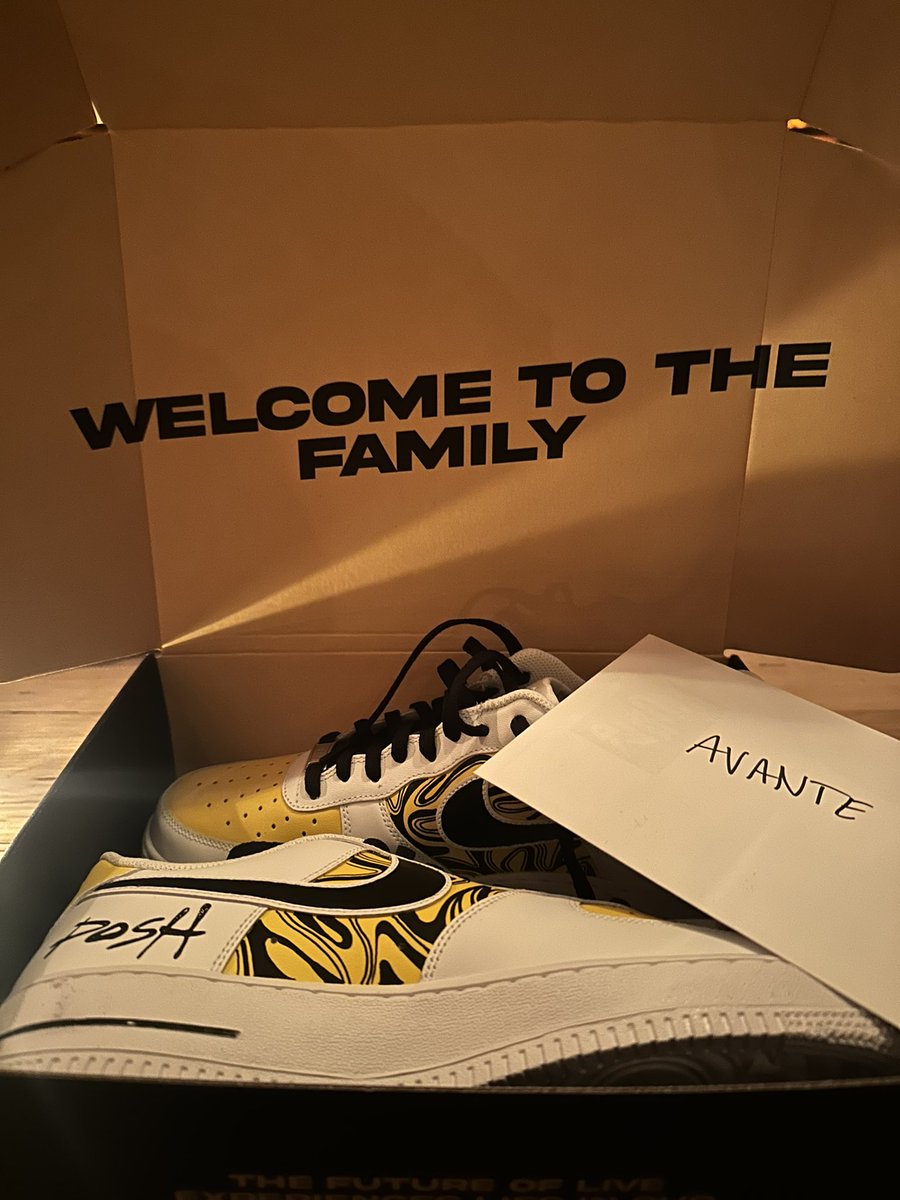 Wow, I am the luckiest ceo alive.

<a href="/EliTaylorLemire/">Eli</a>’s bday is Feb 7 and mine is Feb 8, so our team threw us a surprise party and gave us custom branded sneakers. We could not be more excited to grow with such a thoughtful and ambitious team!