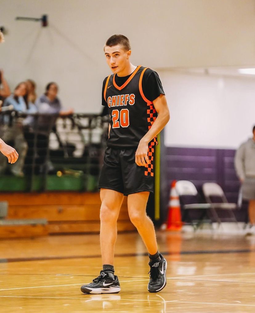 MonacanHoops's tweet photo. 🏀Final Score🏀

#Manchester 95
#Monacan 75

🔸Sam Sims ‘24: 35 points
🔸Amare Cooper ‘26: 16 points
🔸Tai Bowler ‘26: 11 points

@samsims804 left no doubt he’s THE MOST electric player in the 8️⃣0️⃣4️⃣!!! 

#ChiefPride #804Varsity @cfieldsports https://t.co/T2qa2AVo19