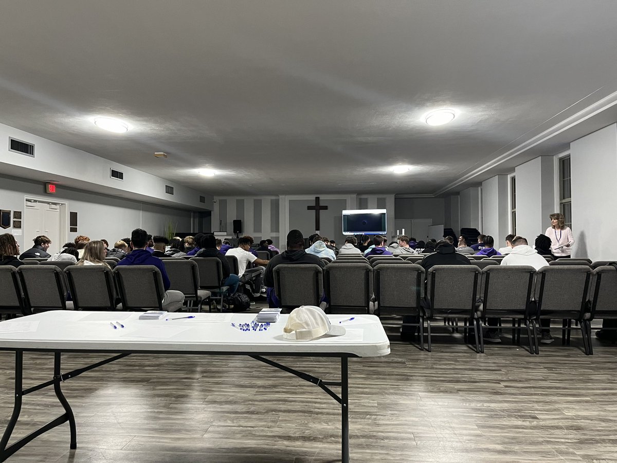 kwc_football's tweet photo. Great Day of welcoming new member to the family.
Now we are Thankful for the opportunity to grow as a family.
Tonight’s Better Man Topic - QPR Training with Mrs. Terri Petzold …
It’s bigger than just Football!
#DIGIN #QPRTraining #MentalHealthAwareness https://t.co/KpzPYVj188