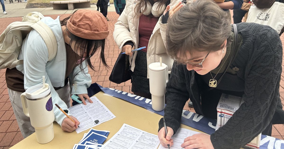 Macalester student workers started signing cards today!!