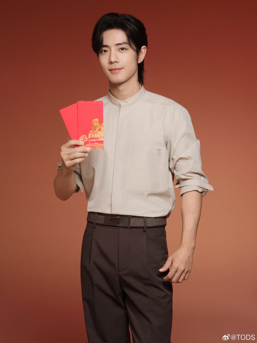 XiaoZhan_OFC's tweet photo. 【240208 Photo】

#XiaoZhan1005NewsPort
#XiaoZhan #肖战 #SeanXiao

TOD’S Weibo updated:

Get global brand ambassador Xiao Zhan's red packet cover, receiving blessings for the new year. https://t.co/M6QT5G2USw