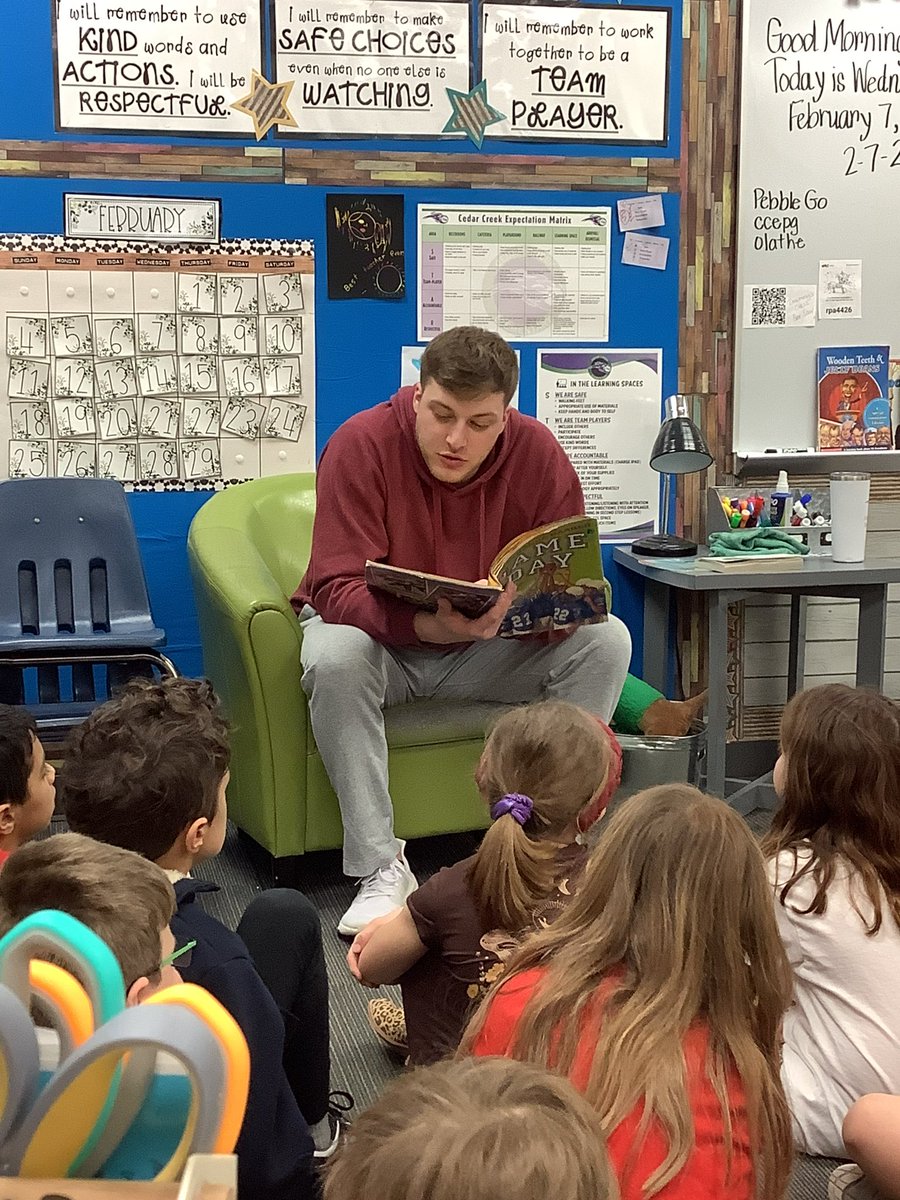 RebeccaD66061's tweet photo. When your PE teacher is your Mystery Reader, your day starts off on an amazing note!  Thanks for visiting, Mr. Biermann! @CCEComets @biermanngabe3 #OPSforwardtogether https://t.co/E3m1I78L9r
