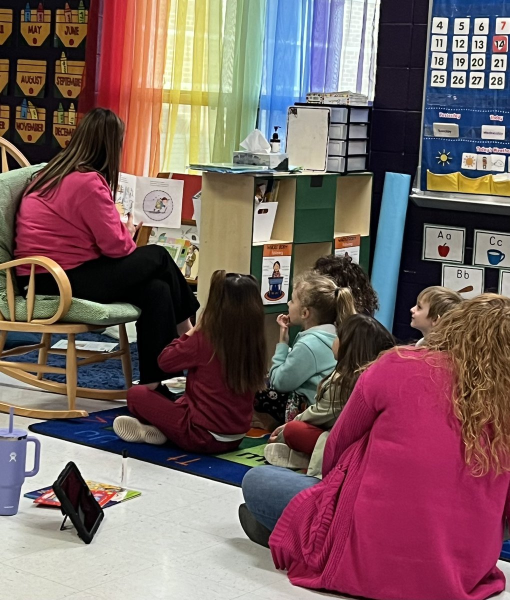 Today was “World Read Aloud” day. Nurse Massy, at LES, was reading to Ms. Bowlin’s Kindergarten class 💜📚 #AlvaradoReads <a href="/LillianElem/">Lillian Elementary</a>
