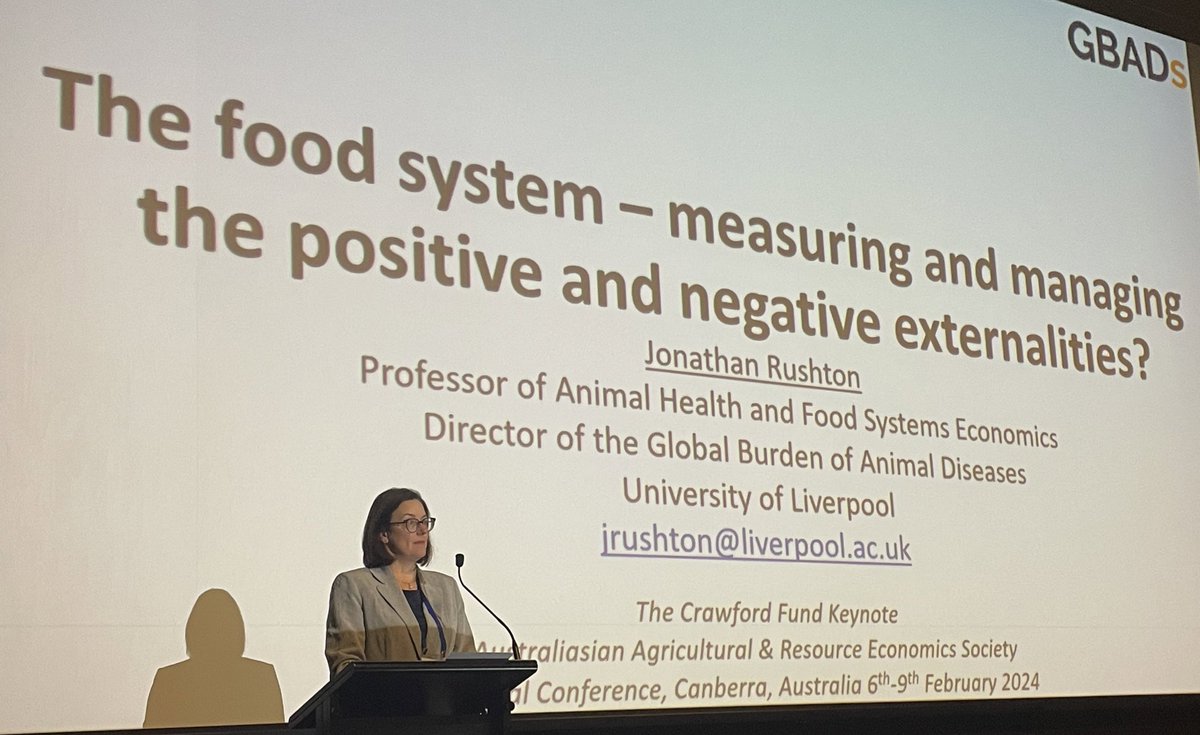 Great to have our board member Rosemary Deininger to chair  Crawford Fund Keynote by Prof Jonathan Rushton @livunifoodsys @GBADsGlobal in his @aares address tackling the need to account for the true cost of food and importance of a ‘one health’ approach in food system #AARES2024