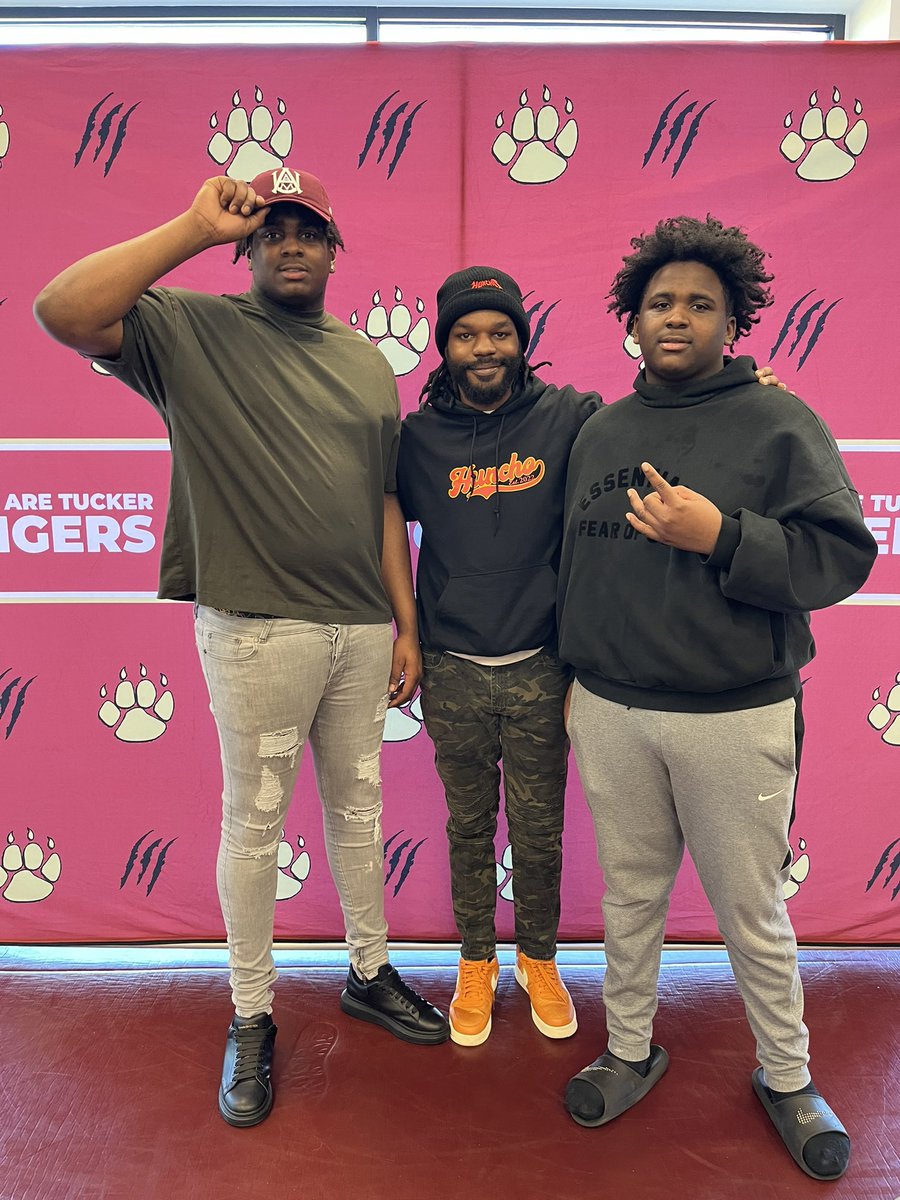 CoachDre_QB's tweet photo. Extremely proud of my guys @AJWATKINS_ and @_JamarGraham on officially signing today!! Happy to be apart of the journey and to see you both sign as a D1 QB against all the odds!! https://t.co/cqecHu43Xu