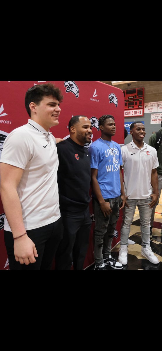DeMario_Pippen's tweet photo. Blessed to be in this position! 3 signees year 1 and the best is yet to come. https://t.co/5UYoKUL38k