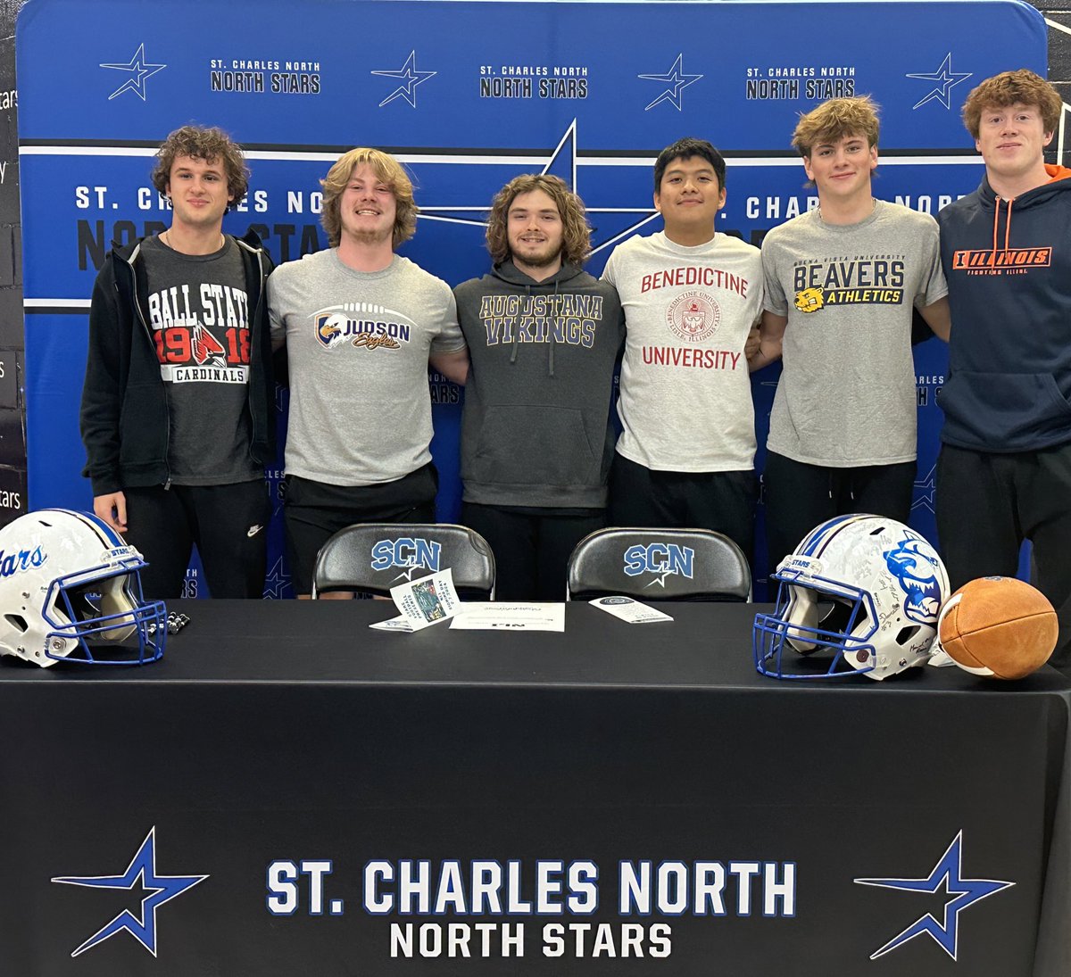 🏈Congrats to these 6 student-athletes who signed today to continue their academic &amp; football careers at the next level! 2️⃣0️⃣2️⃣4️⃣⭐️

🖊️ Jake Furtney-Illinois
🖊️Hunter Liska-Ball State
🖊️Riley Sprindis-Augustana
🖊️Abel Anell-Bendectine
🖊️Gabe Tate-Judson
🖊️Aeden Hayes-Buena Vista