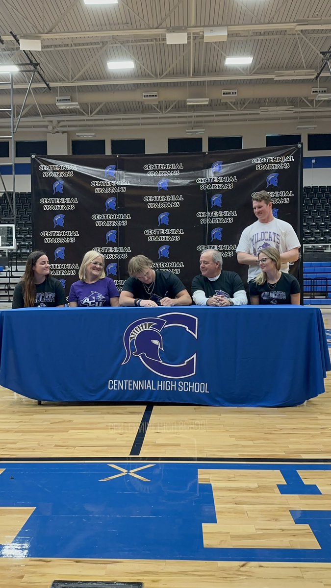 zach_applegate11 tweet media