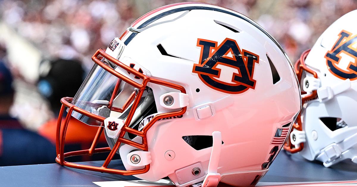 Auburn is set to name Vontrell King-Williams as its new defensive tackles coach, a source tells @247Sports. He had been on staff at Auburn as an analyst after serving as defensive tackles coach at Eastern Michigan and as a GA under Hugh Freeze at Liberty. (@brianjstultz 1st).…