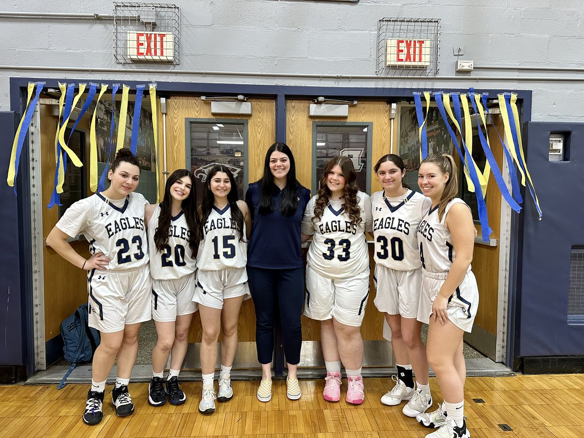 MsDAngioBHS's tweet photo. Congratulations to our Seniors!! Never a dull moment with this crew - enjoy every minute and best of luck! 💙💛 🦅  #WeAreBethpage https://t.co/egMXafDQJA