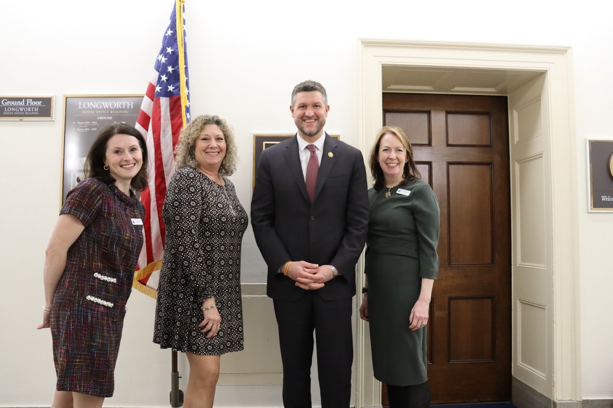 Rep. Pat Ryan (@reppatryanny) on Twitter photo Great time meeting with <a href="/SUNYUlster/">SUNY Ulster</a> here in DC!
Looking forward to continuing to work together to build brighter futures for Hudson Valley students. #GoSenators Great time meeting with <a href="/SUNYUlster/">SUNY Ulster</a> here in DC!
Looking forward to continuing to work together to build brighter futures for Hudson Valley students. #GoSenators