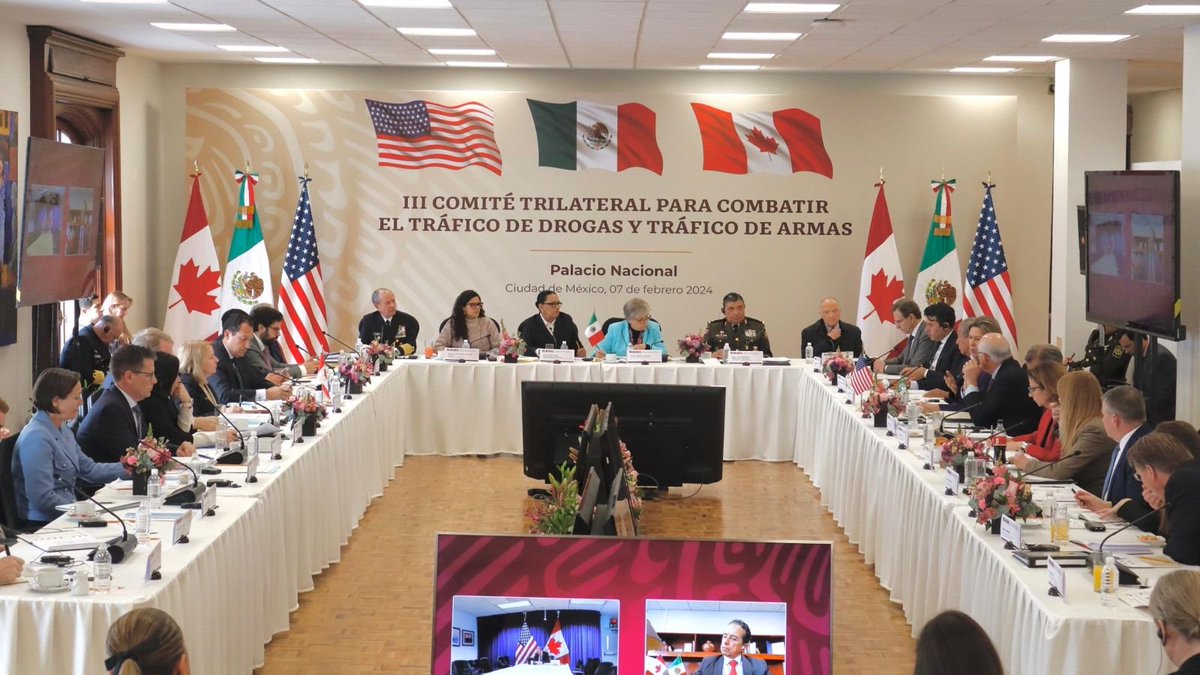 Canadá continúa cooperando estrechamente con nuestros socios mexicanos y estadounidenses para combatir el flagelo del fentanilo. La reunión trilateral de hoy en México fue una oportunidad importante para profundizar nuestros esfuerzos de colaboración. 🇨🇦 🇲🇽 🇺🇸 📷 @SRE_mx