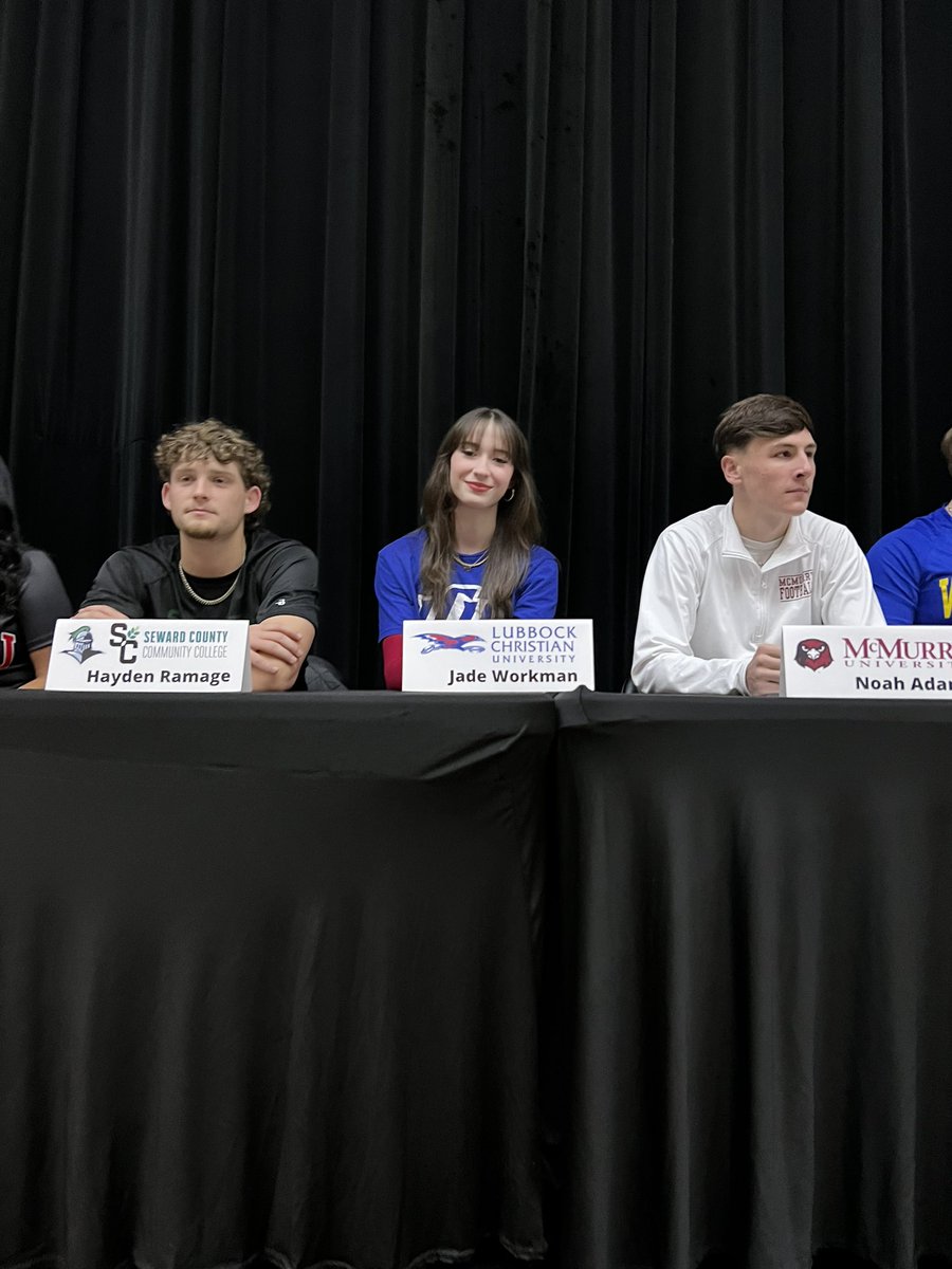 jadeworkman_13's tweet photo. So blessed and proud to continue playing at the next level with @LCUVolleyball! I can’t wait for this journey to begin, GO CHAPS 💙🤍❤️ all glory to God 🫶 https://t.co/frQqb7j76Y