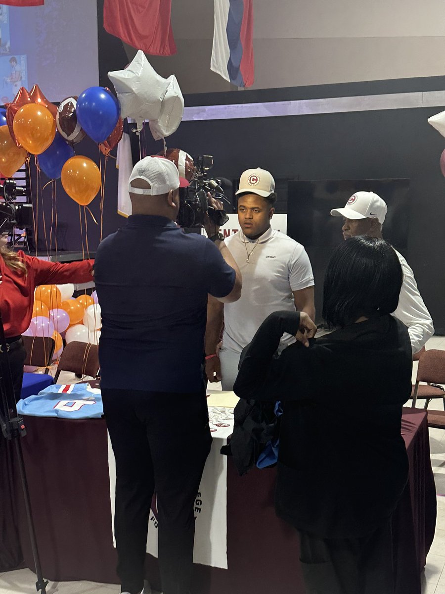 Signing Day at THE e! <a href="/evangelfootball/">Evangel Football</a> <a href="/Krisjenkins_50/">Kris Jenkins</a> <a href="/4Jamal0/">Jamal Jordan ⭐️</a> <a href="/FulghumParker/">Parker Fulghum</a> <a href="/not_jacob0/">Jacob Wilson</a> <a href="/GlyennTziah/">Tziah “𝙃𝙞𝙩𝙨𝙩𝙞𝙘𝙠” Glyenn</a> <a href="/Tyreek7182006/">Tyreek Robinson ✞</a>