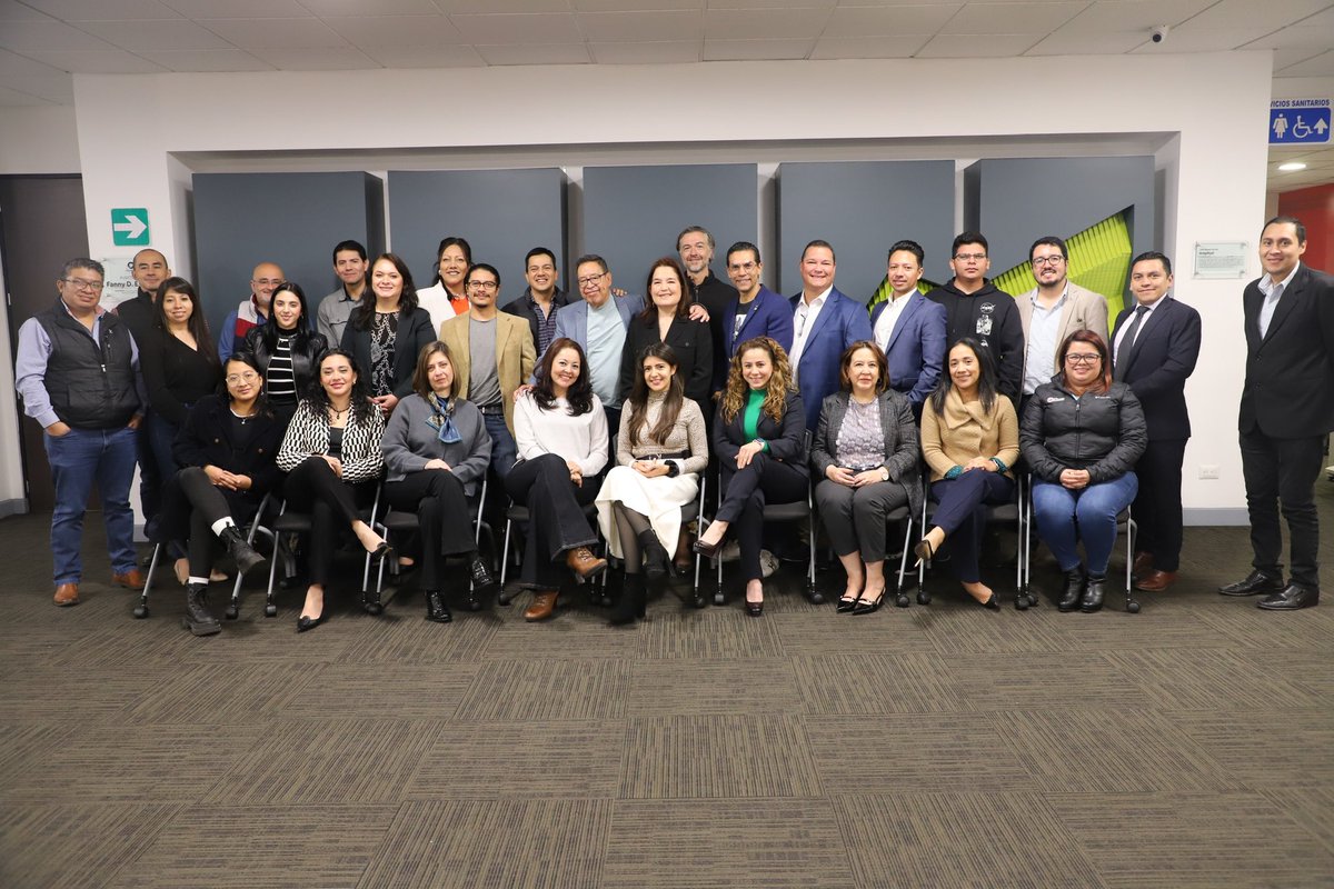 mariampolanco's tweet photo. Feliz y orgullosa de pertenecer una vez más a esta increíble Junta Directiva de la @agexport_EN que con pasión y compromiso trabaja en pro del desarrollo del sector creativo de Guatemala. #Asamblea2024 #ExportaTuTalento #IndustriasCreativas https://t.co/o2WPR6rmNx