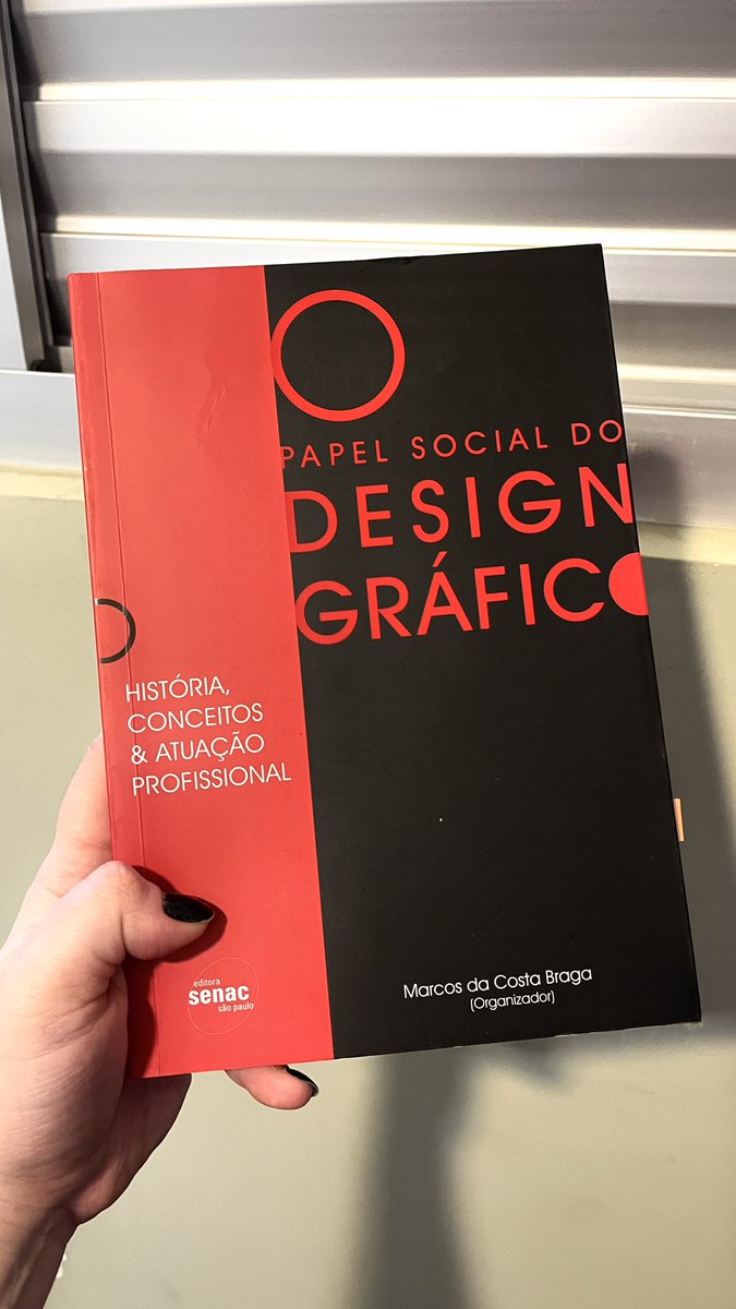 darlintangerine's tweet photo. e o designer q nunca leu esse é maluco 

(ou vendedor de curso 🌝 https://t.co/t6MoDwRgsQ