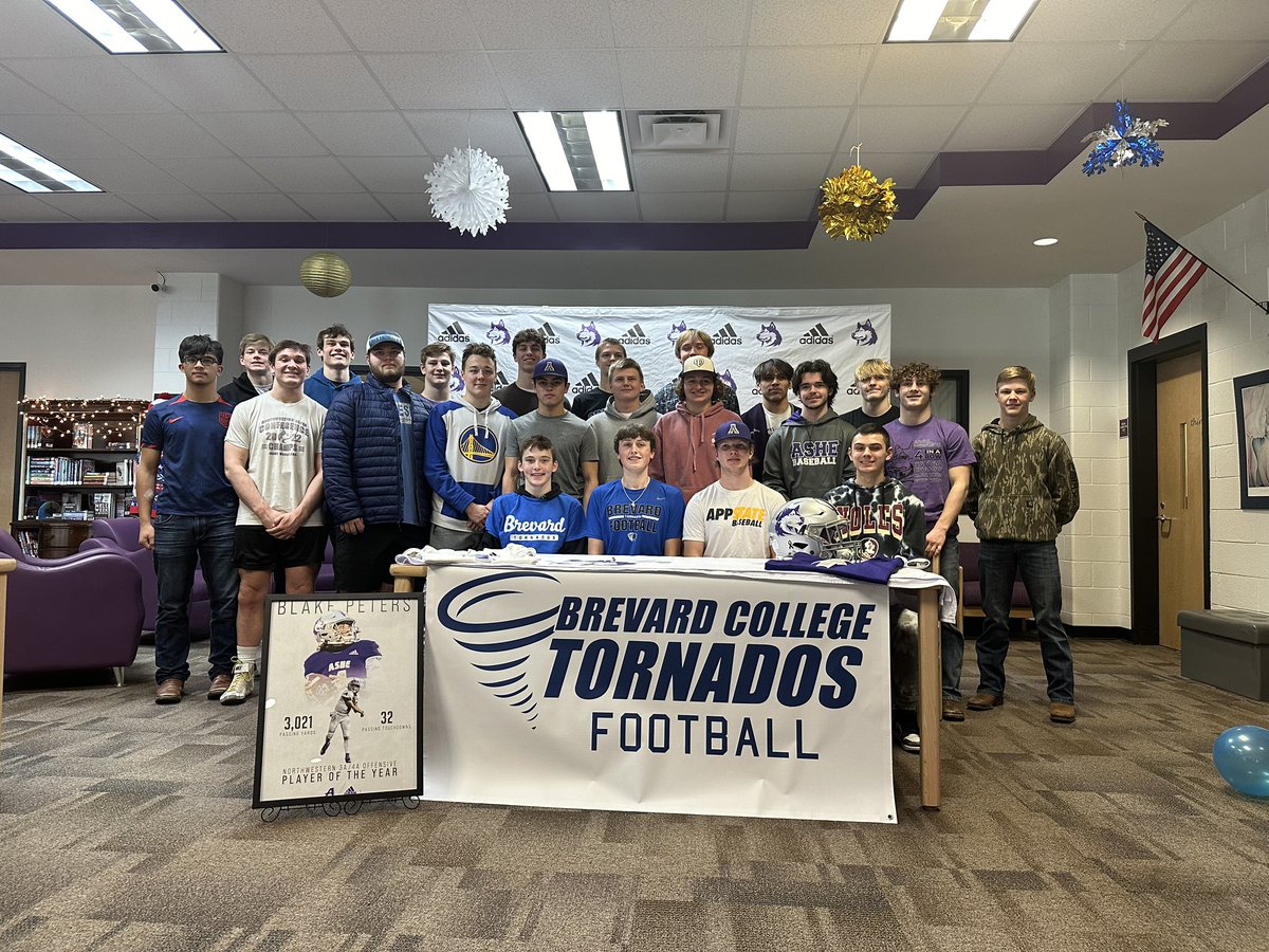 It’s official!🖊️ <a href="/BrevardF5/">BC Football 🌪</a> <a href="/CoachKhayat/">Coach Khayat</a> <a href="/ThebigU/">Brandon Unangst</a> <a href="/Elin6162/">Everett Lindsay</a> <a href="/CoachHelton73/">Matthew Helton</a>  <a href="/JoshRomero52/">Josh Romero</a> <a href="/csymo71/">Chris Symington (Symo)</a> <a href="/M1L3SH4Y3S/">Miles Hayes</a> <a href="/taylordj14/">Coach David “DJ” Taylor</a> <a href="/ashe_football/">Ashe County Football</a> <a href="/DrewCPiscopo/">Drew Piscopo 🏴‍☠️</a> #NadoNation🌪️🌪️ #F5