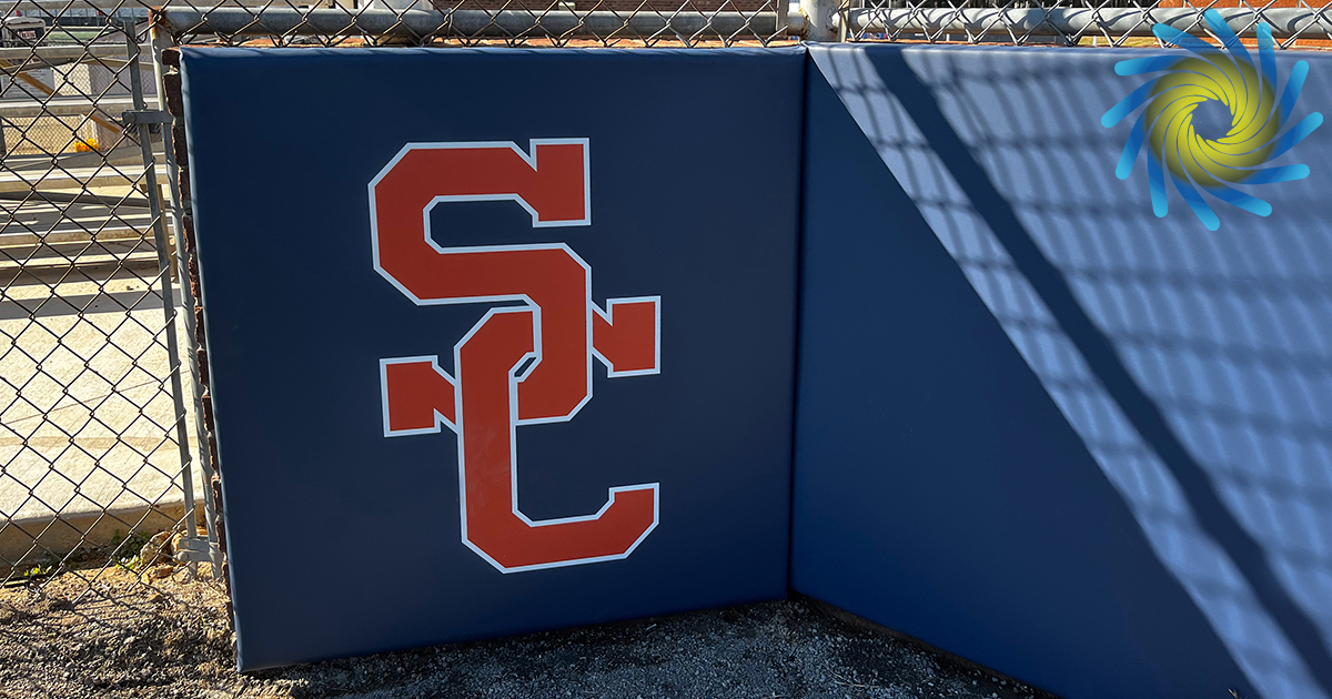 WindscreenFctry's tweet image. Vinyl-covered #backstoppadding with #customlogos enhances #playersafety by providing effective impact absorption during #baseball games. To get durable and customizable backstop padding for your field, call The Windscreen Factory at (888) 619-2228 today.