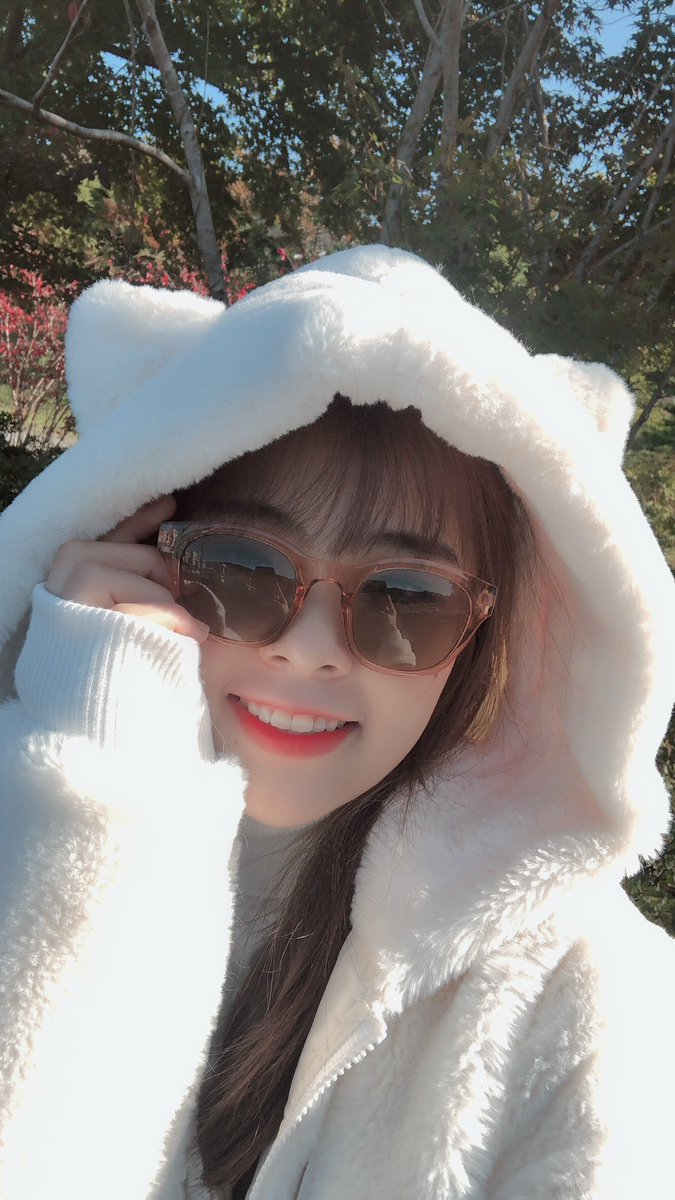 hien_cry's tweet photo. Lại là e Hiền đây. Chúc cả nhà #xxx buổi sáng ấm áp ạ. Ai hóng tết như e hông nè 🥰 https://t.co/4uwfOlEVbf