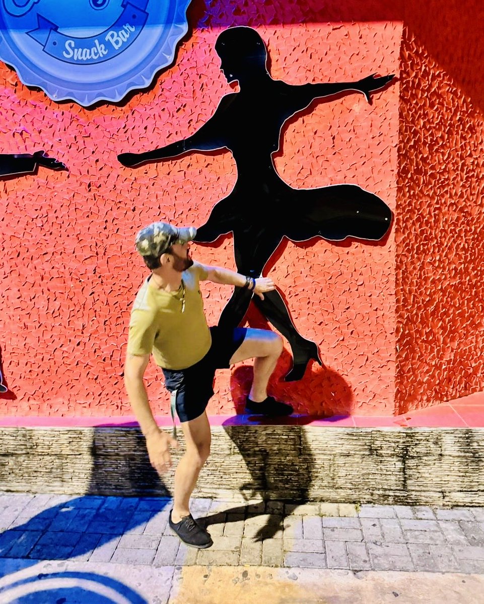 Poet_Moglica's tweet image. 📚 I heard tomorrow is my birthday! 😘❤️

#Birthday #Aquarius #8February #fyp #SixWordStory #ElliottMoglica #Writer #Poet #Teacher #Soldier #CanLit #Author #Ontario #Canada 🇨🇦🌎