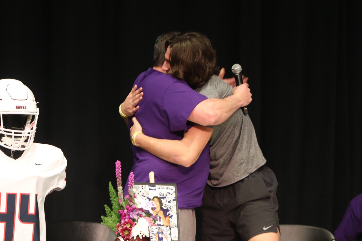 Axe ‘Em! Wyatt Samaha officially signs with Stephen F. Austin! #WeFlyTogether #NSD24 #AxeEm