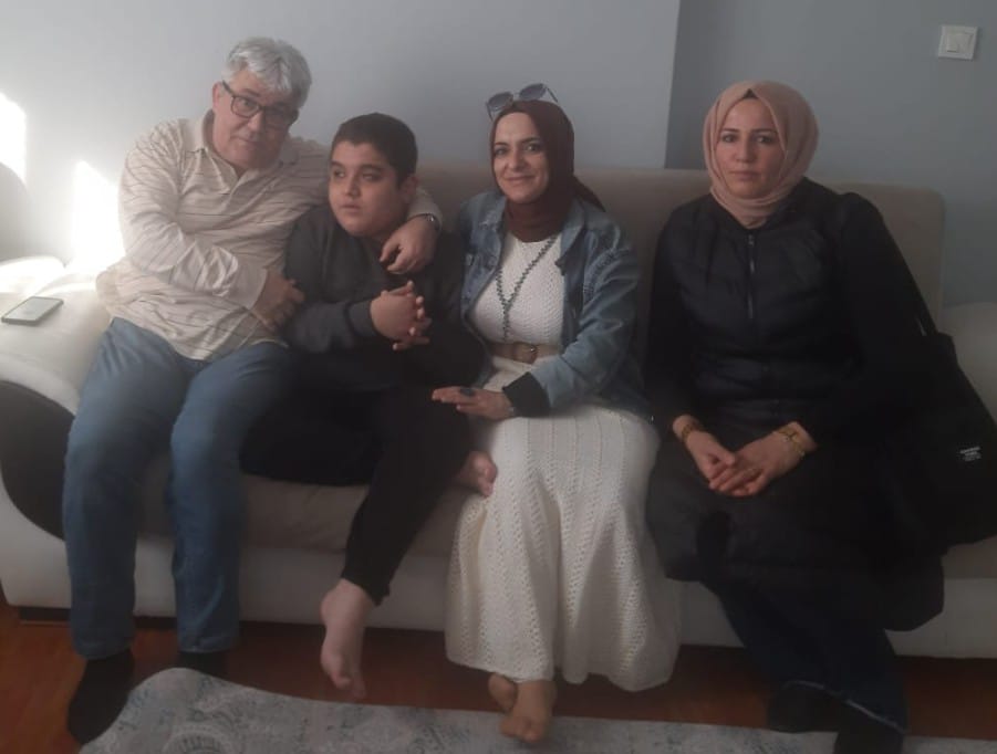 Ak Parti Başakşehir İlçe Başkanlığı Sosyal Politikalar, EKM Komisyonu engelli aile ziyaretlerine devam ediyor. 
DURMAK YOK YOLA DEVAM