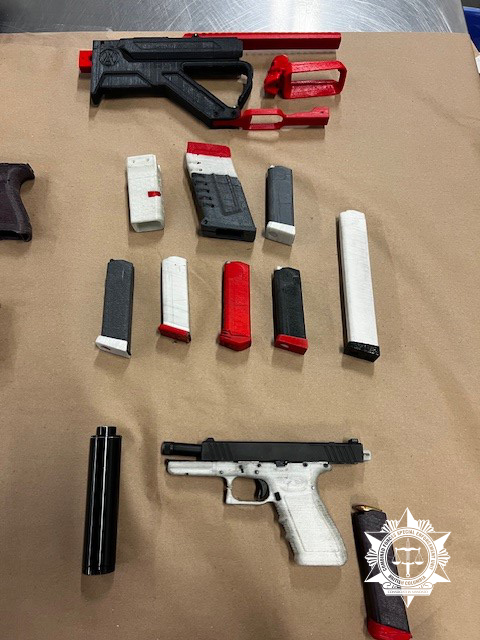 cfseubc's tweet photo. 🚨Media Release: Firearms Trafficking Investigation Leads to Seizure of Items Associated to 3D Printed Firearm Manufacturing. #firearmstrafficking #investigation #3DGuns #3Dprintedfirearms #PrinceGeorge #cfseubc
🔗https://t.co/XMYoIknvbm https://t.co/gv0i020Akx