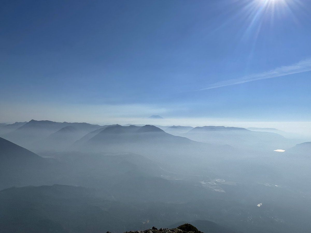runmountainrace's tweet photo. We're at @PatagoniaSea for first Running Up For Air Night on February 8th @ 7pm raising awareness to need of clean air. Climatologist @joejoezz speaks on current and future PNW climate, @wa_conservation gives actions points and short doc film. Photos of bad air in PNW fire season https://t.co/oYIIKLcLtB