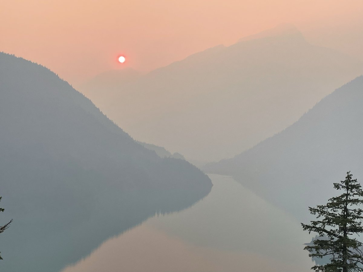 runmountainrace's tweet photo. We're at @PatagoniaSea for first Running Up For Air Night on February 8th @ 7pm raising awareness to need of clean air. Climatologist @joejoezz speaks on current and future PNW climate, @wa_conservation gives actions points and short doc film. Photos of bad air in PNW fire season https://t.co/oYIIKLcLtB