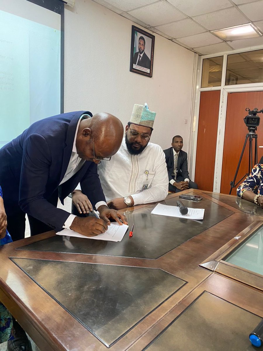 Energygovng's tweet photo. The Energy Commission of Nigeria (ECN) and the Nigerian Bioenergy Partnership (NBEP) have joined forces in a strategic collaboration to drive sustainable energy solutions in Nigeria!
#EnergyCommissionNG
#SustainableEnergy #Collaboration #ECN #NBEP https://t.co/gyZyVmYdtj