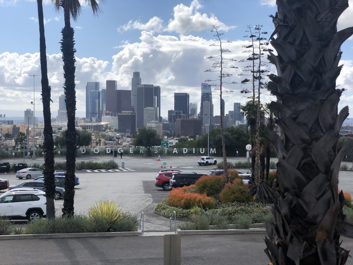 RobCohenTV's tweet photo. Downtown Los Angeles from Dodger Stadium after the rains.  #DNLA #Dodgers #ILoveLA https://t.co/Pfvzij4QB1