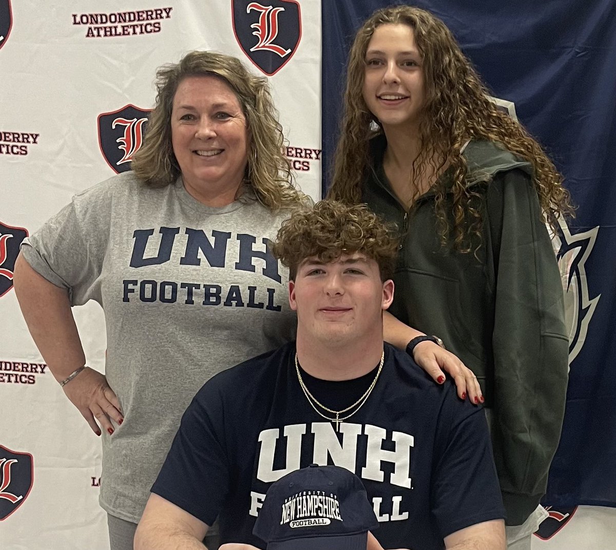 ksullivanH4's tweet photo. We have been cheering on this kid for years and today we are beyond excited for him to make the decision to attend UNH and join the football program there. Congrats to @TyMiles20 beyond proud of you. From your biggest fans @Sammieshay22 https://t.co/dKq5Od9tOt