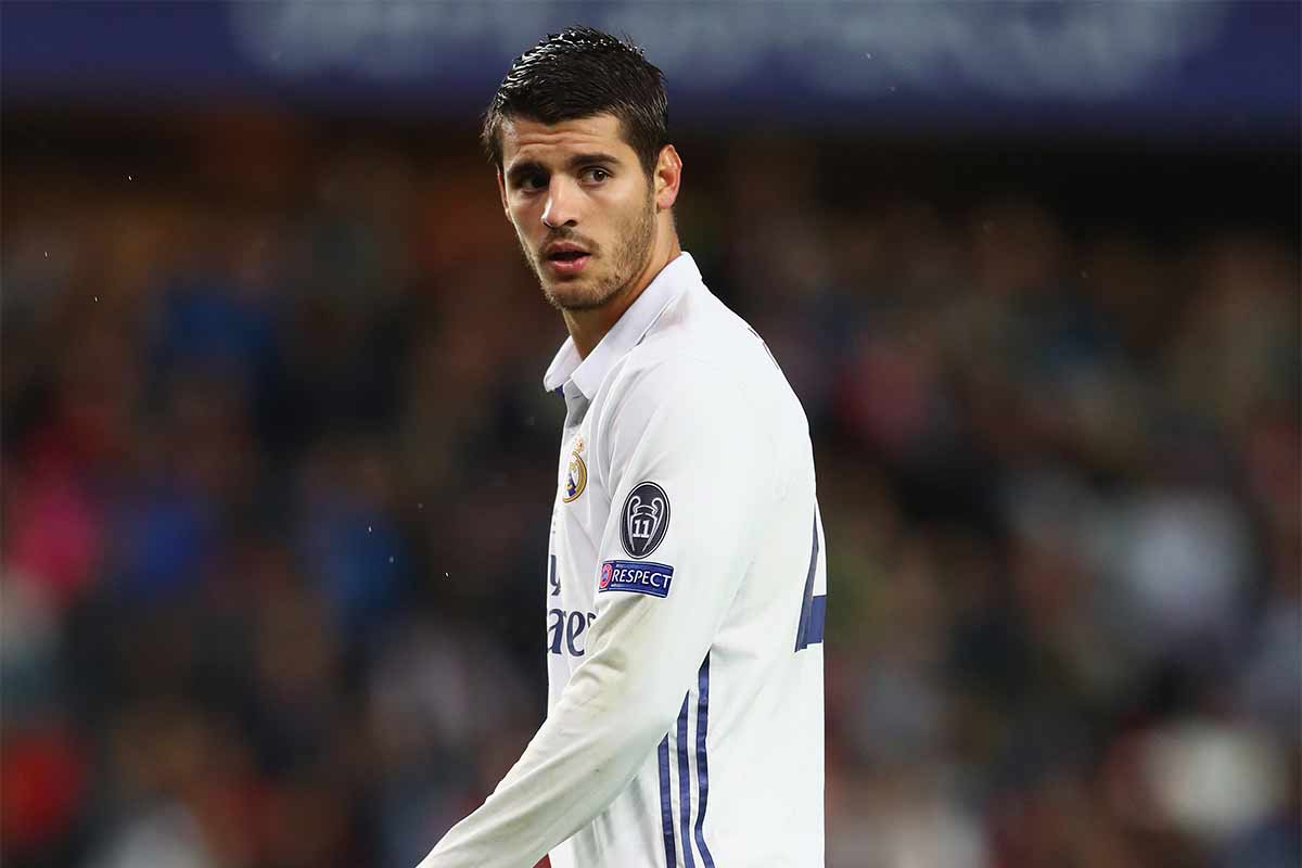 Lavozgalactica's tweet photo. ¿Sabías qué? 

El futbolista Álvaro Morata llamó la atención de los medios a los 12 años cuando marcó 20 goles en un partido, el encuentro acabo 0-0. https://t.co/hmGFBlpPTX