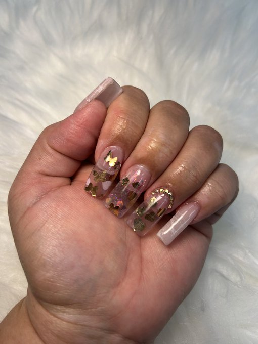 I&rsquo;m obsessed with my new full set!! It looks so pretty and the cuticle application was on point!  The