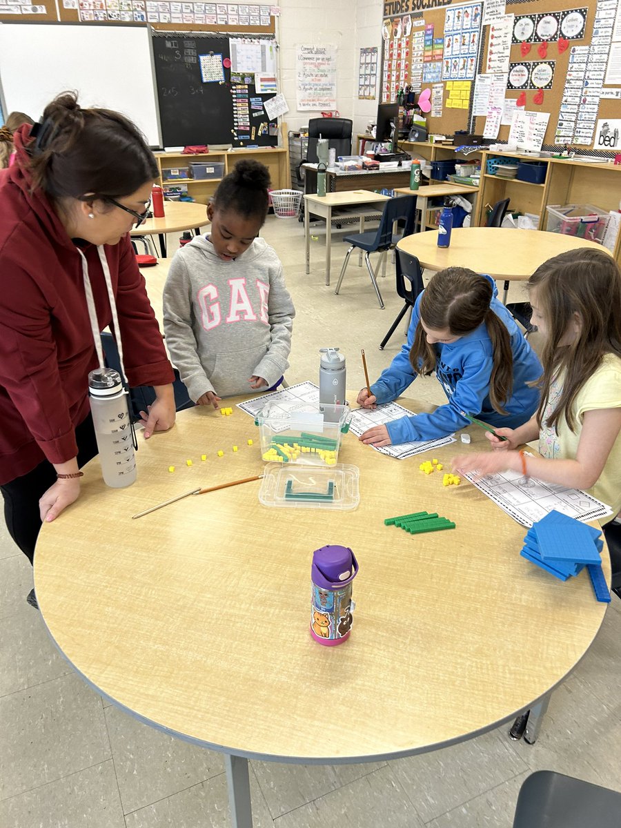 MacjanetJay's tweet image. Day 3 of visiting TLDSB Math Influencers. Great visits at Queen Victoria, Leslie Frost and Dr. George Hall. Thank you to all of these amazing teachers and their dedication to student improvement!