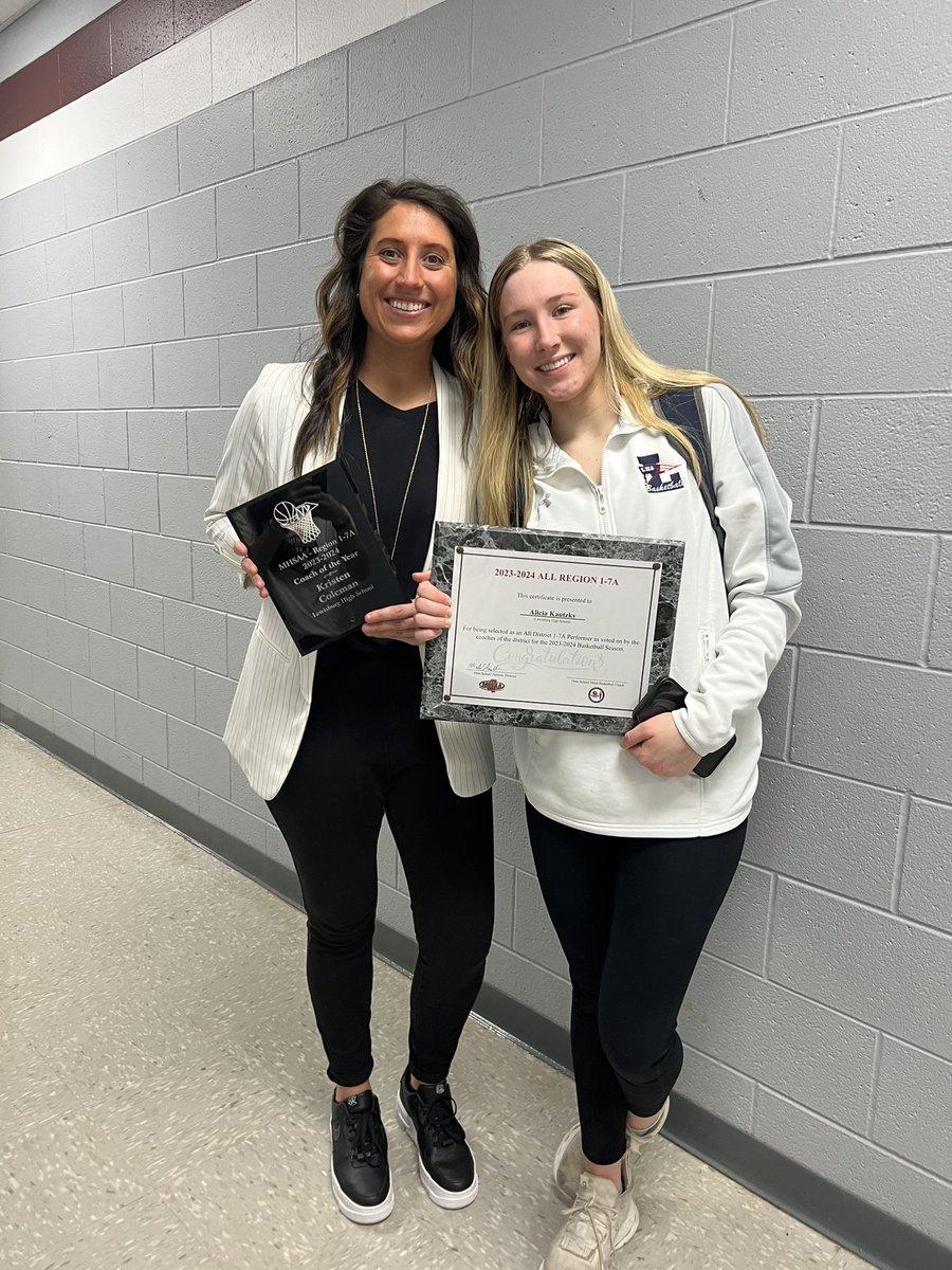 All Region 1-7A team, Alicia Kautzky and Allison Irby!
Region 1-7A Player of the Year, Allie Carroll
Region 1-7A Coach of the Year, Kristen Coleman!