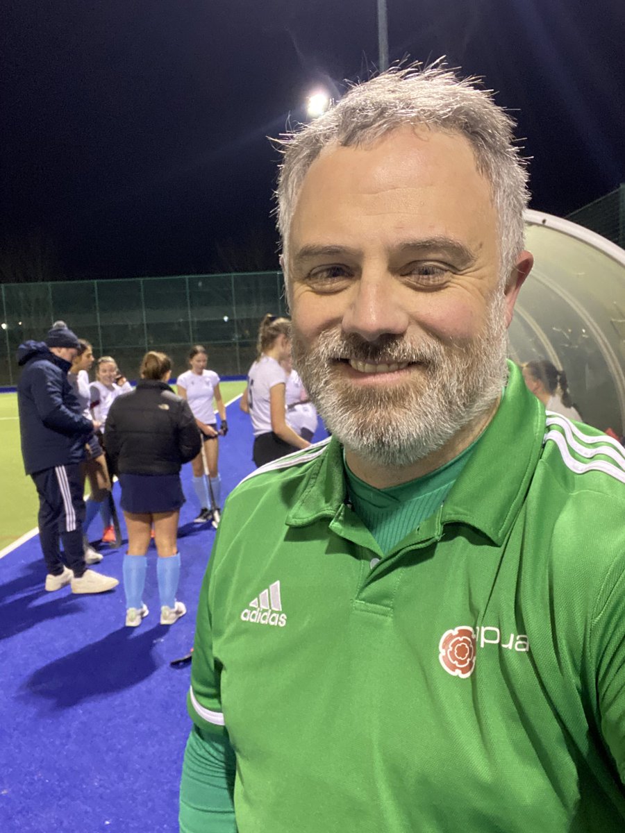 Great experience umpiring a game in Scotland this evening. Up here for work so a @Wrld_Mstrs_Hcky friend got me a game. To umpire @esmhockey v @grangehockey was very cool. My Dad played Grange 1s & two of my oldest friends, Krista & Greg, also played 1s there. Special moment.