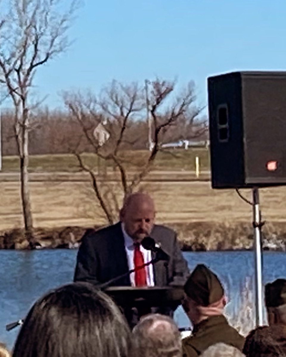 mbrowncasaok's tweet photo. Honored to attend the unveiling of the Gold Star Family monument at Lawton’s Elmer Thomas Park. Being a GSF is an honor no one wants, but we are committed to ensuring our community is aware and consistently reminded of the price that is paid for the cause of freedom. https://t.co/0ynEFWJEga