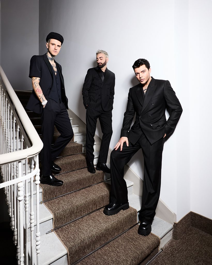 TheKolors's tweet photo. Ci siamo! Televoto codice 10 ❤️ 
https://t.co/otHKuGmR1Y. #Sanremo2024 #TheKolors https://t.co/PTKDld9Q0w