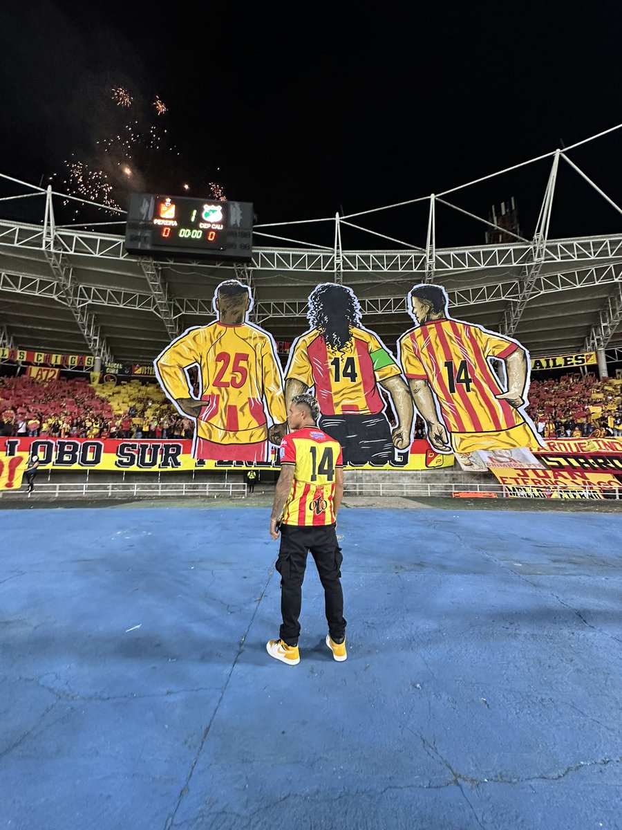 juanchorios14's tweet photo. Gracias Pereira, gracias a mi ciudad por este hermoso recibimiento, estoy muy feliz de volver 😀❤️ vine hacer historia 🦁⚔️ #juanchorios14 #Pereira 💛♥️ vamos @corpereira 💪🏽 https://t.co/cUV3omfnVu