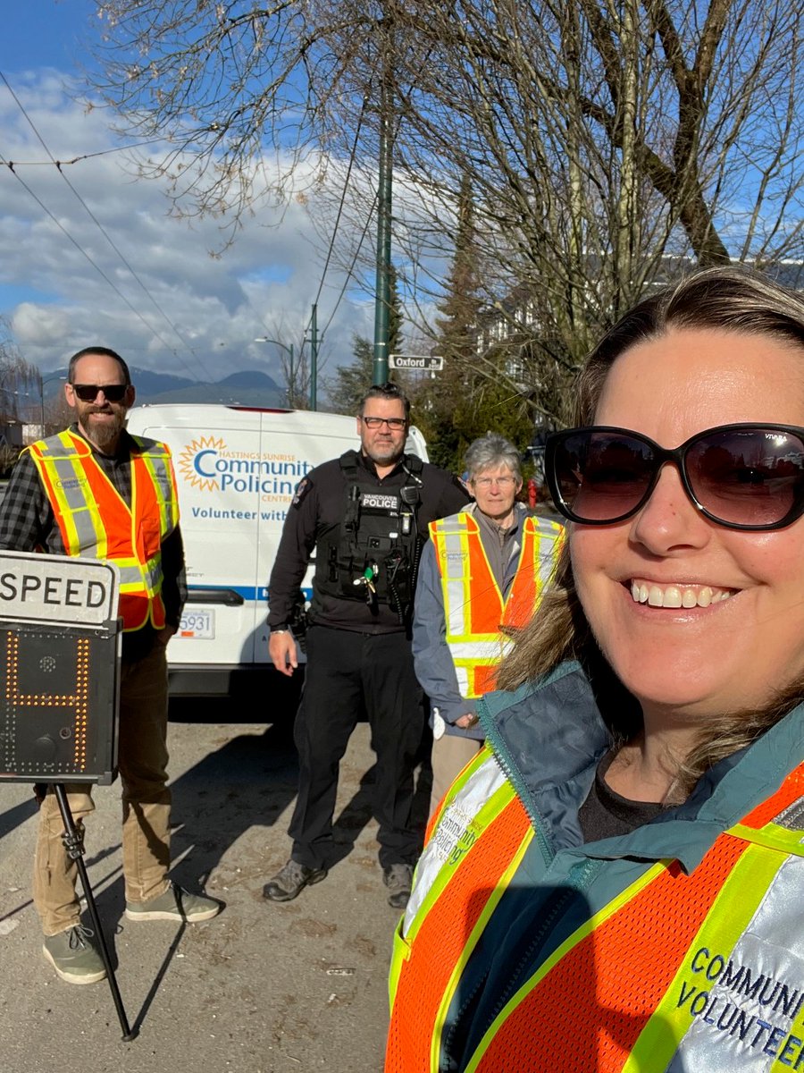 HastingsCPC's tweet image. Our Road Safety Team took advantage of the beautiful weather today to remind drivers that there is #noneedforspeed!

#vancommunitypolicing #speedwatch #hastingssunrise
