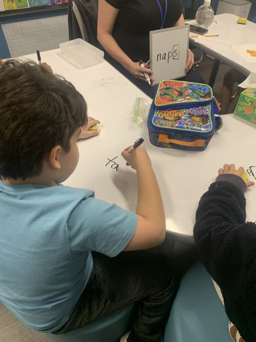 Identifying the ending sound of a word can be challenging! @susanjasso7 did a great job helping students break apart all of the sounds to determine the ending sound! #RISDLeadandInt #RISDBelieves #RISDWeareone